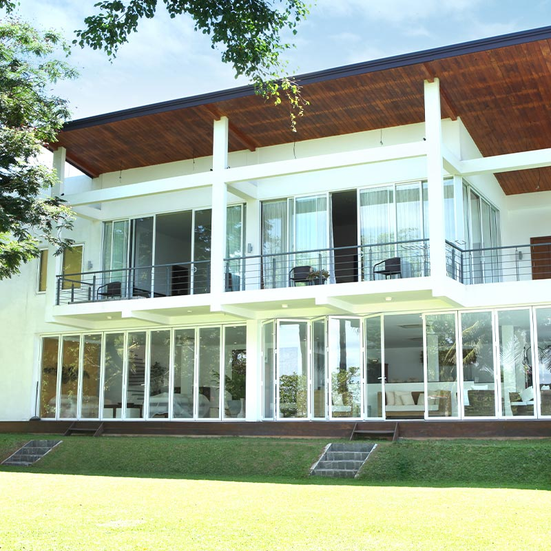 Sliding folding door